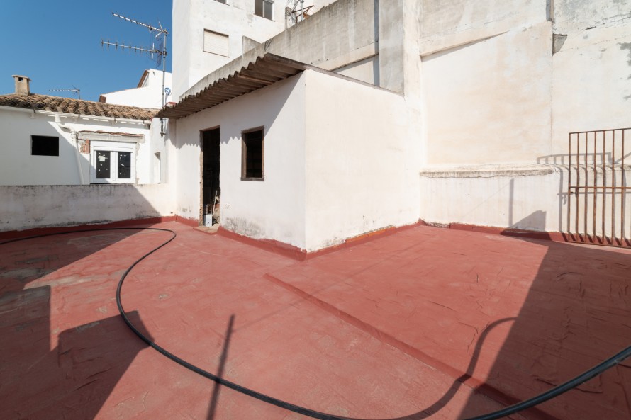 5 Bedrooms - — 15/20