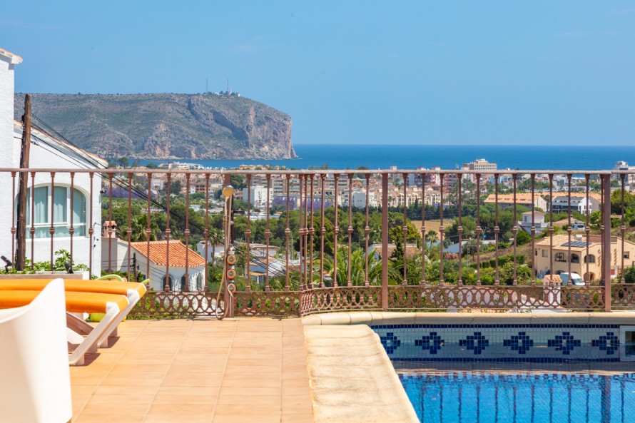 4 Bedrooms - — 2/36