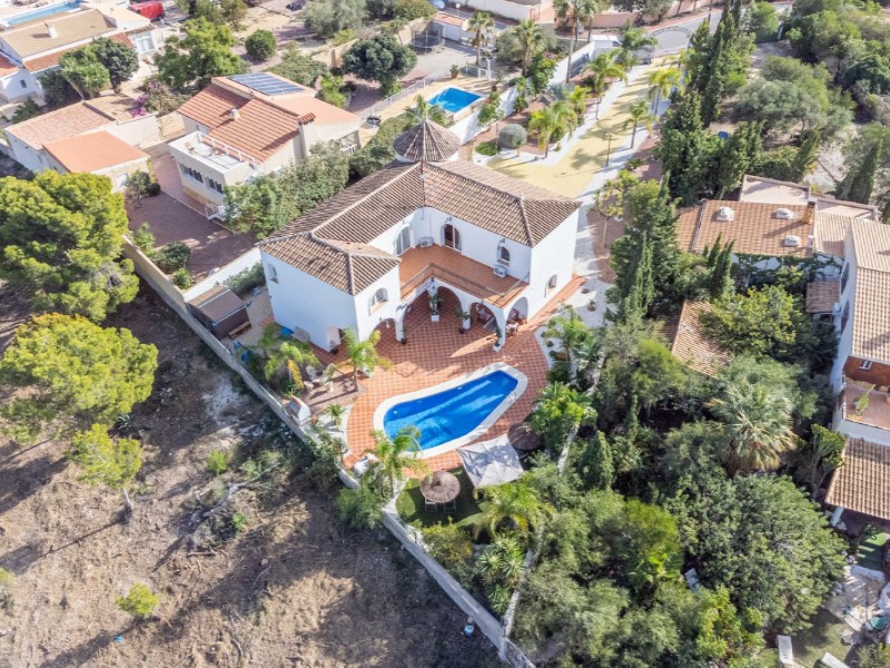 6 Bedrooms - Busot — 50/57
