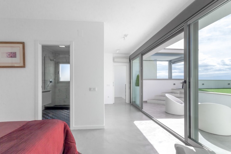 3 Bedrooms - — 9/26