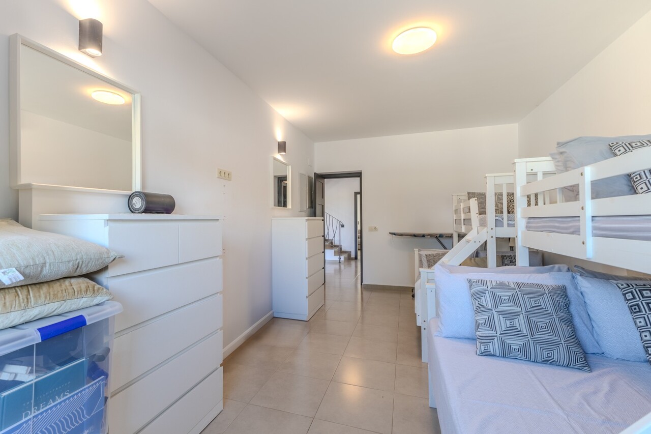 6 Bedrooms - Jávea — 25/50