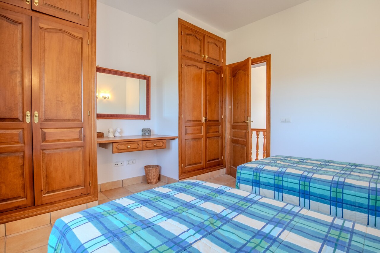 5 Bedrooms - Jávea — 25/50