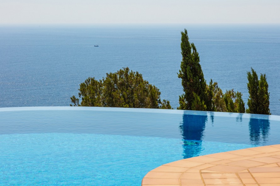 5 Bedrooms - — 15/34