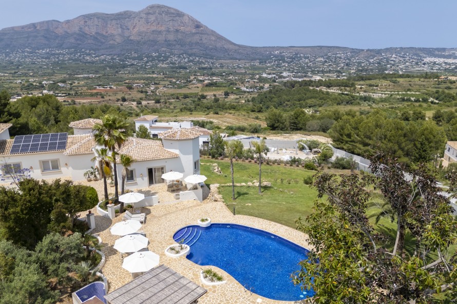 9 Dormitorios - Jávea / Xàbia — 84/105