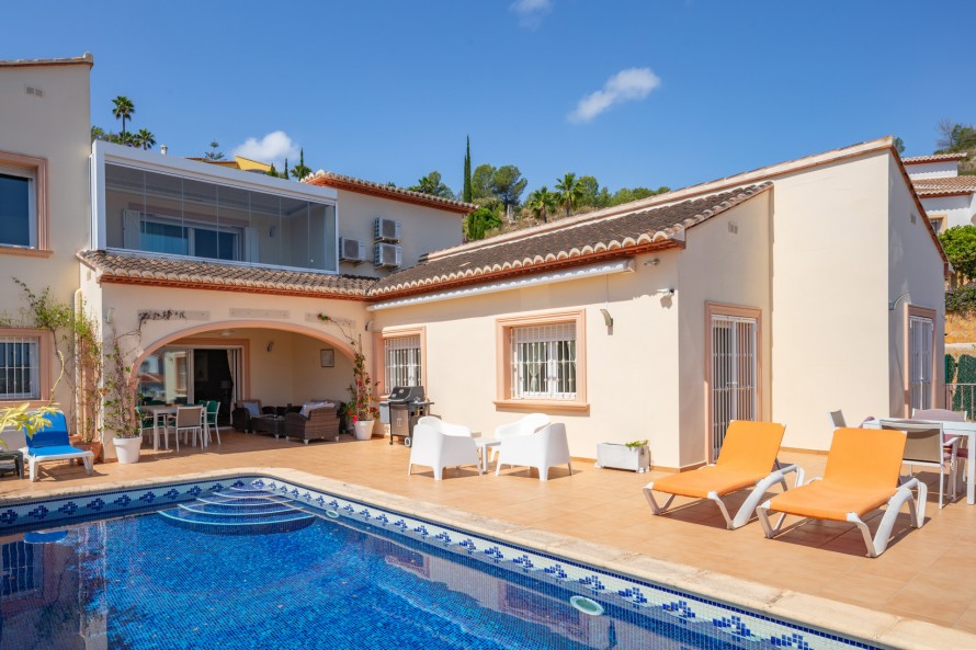 4 Bedrooms - — 30/36