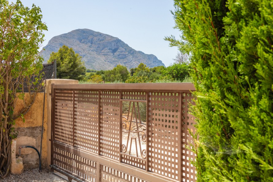 4 Bedrooms - — 29/36