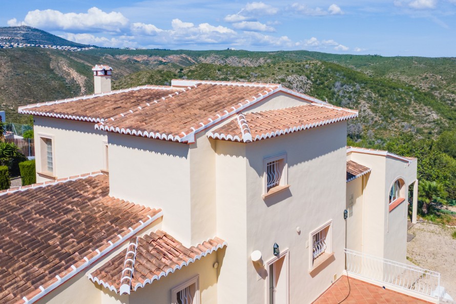 3 Bedrooms - — 31/40