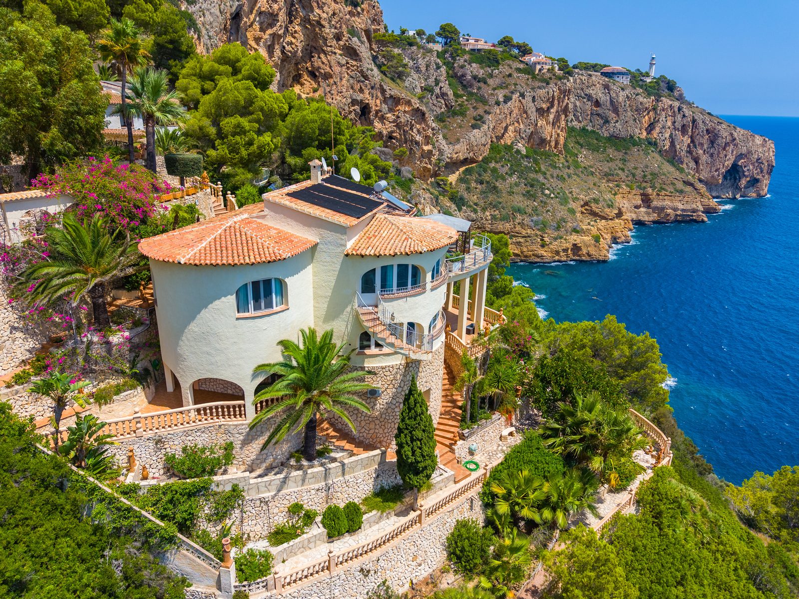 Villa facing the Cabo de la Nao lighthouse