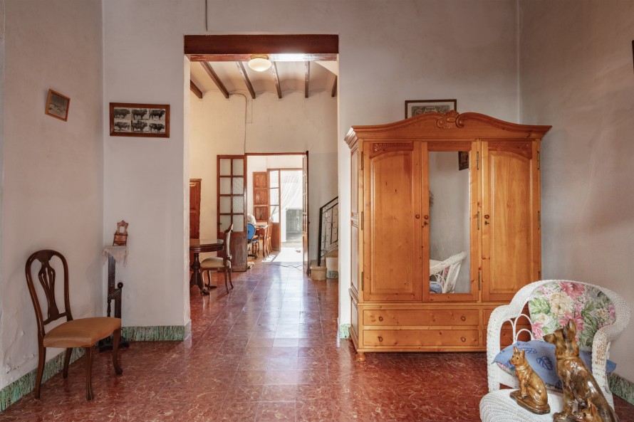 4 Bedrooms - — 4/21
