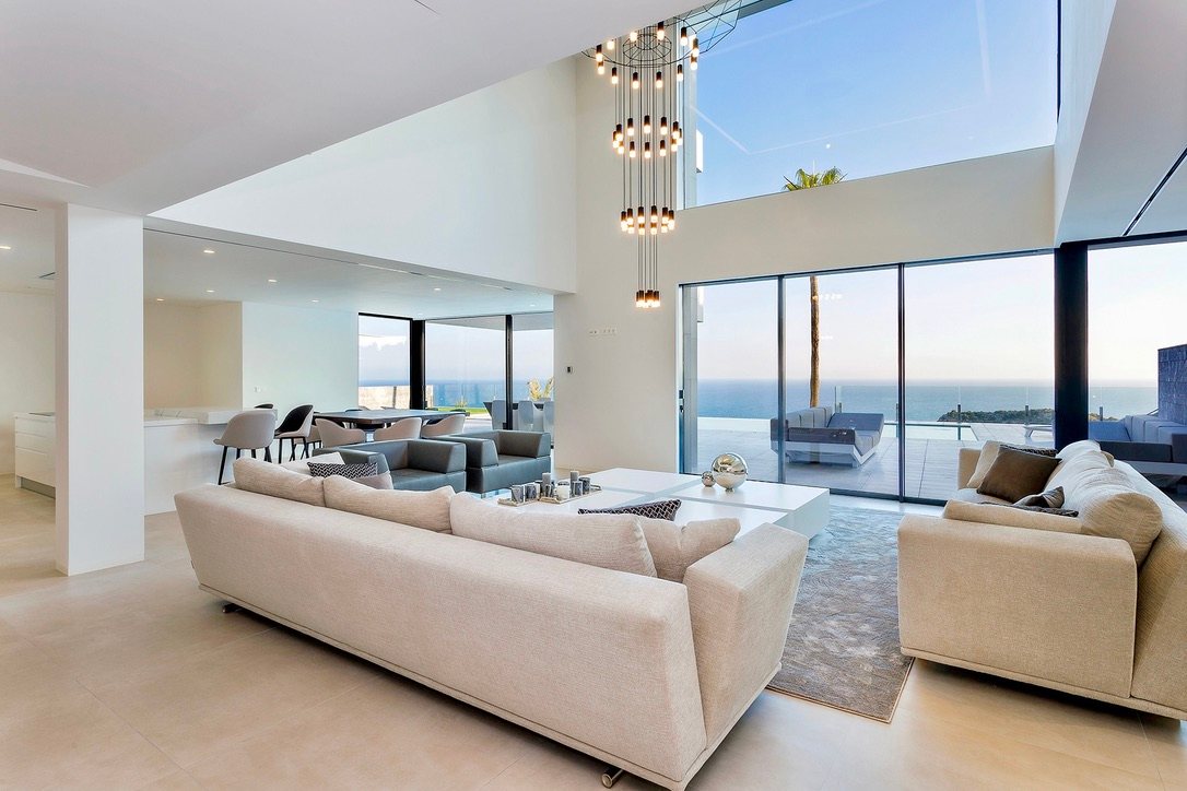 Villa Wolfie: living room open to the sea