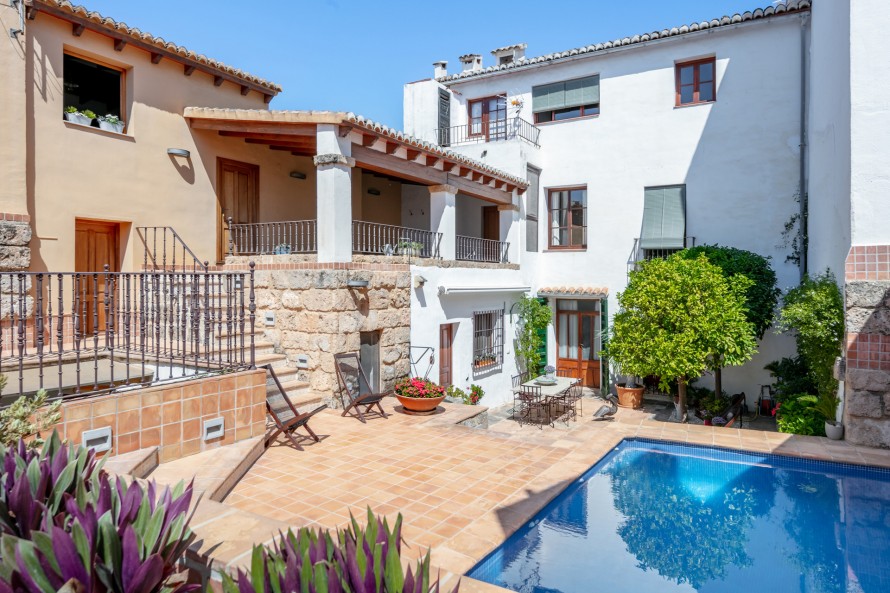 5 Bedrooms - — 3/28
