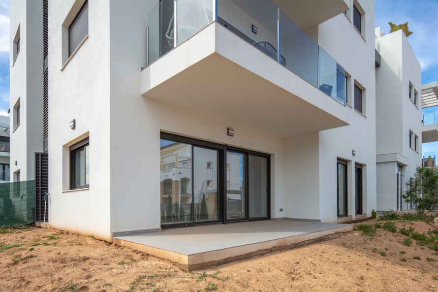 2 Bedrooms - — 2/24
