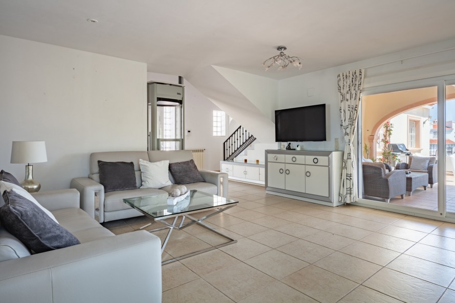 4 Bedrooms - — 5/36