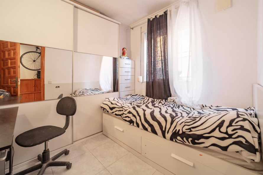 2 Bedrooms - — 10/30