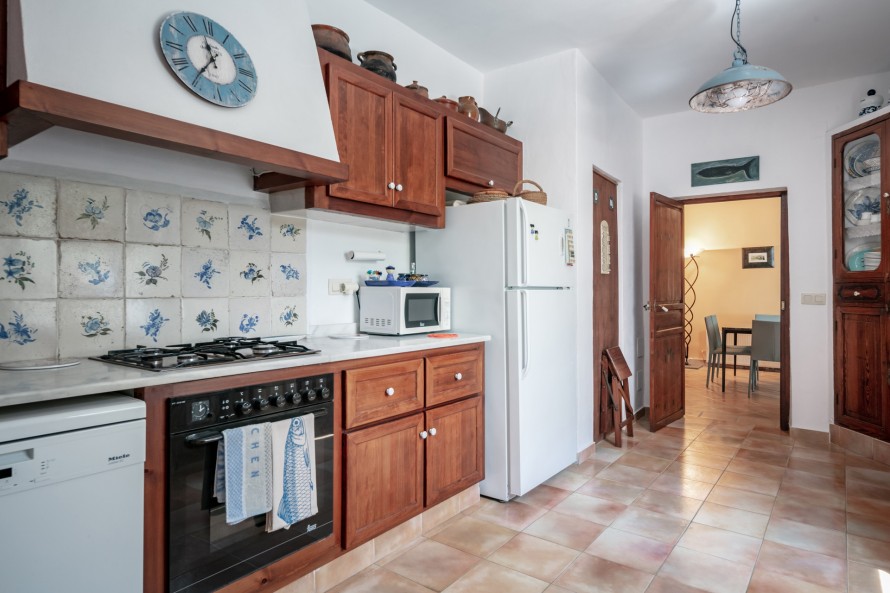 5 Bedrooms - — 13/28