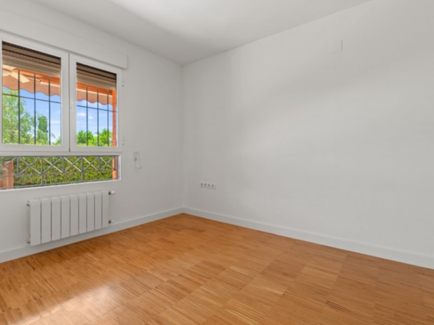 4 Bedrooms - Alicante / Alacant — 16/39