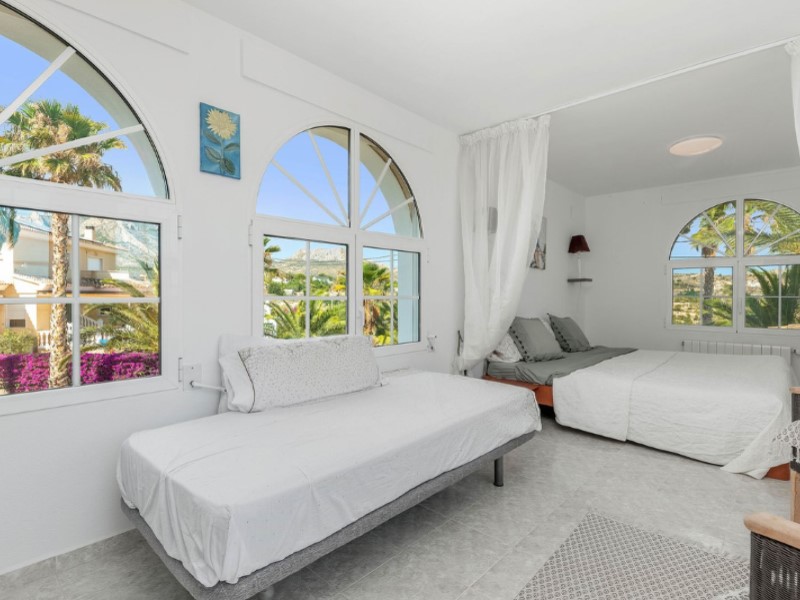 5 Bedrooms - Busot — 26/85