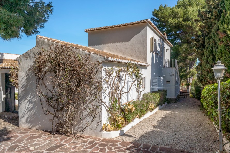 8 Dormitorios - Jávea / Xàbia — 46/48