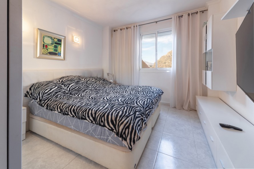 2 Bedrooms - — 7/30