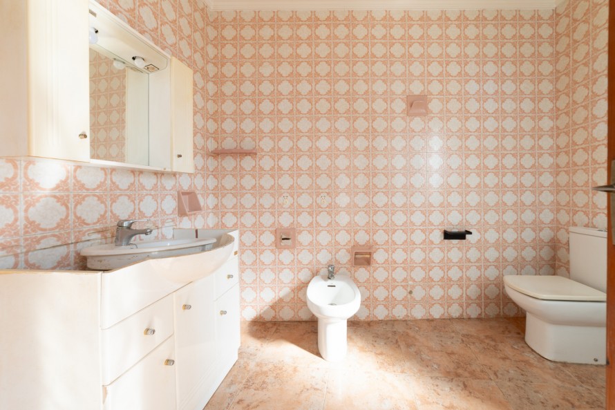 5 Bedrooms - — 11/20