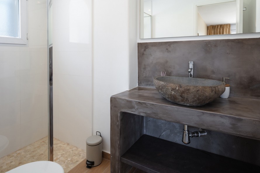 7 Bedrooms - — 13/47