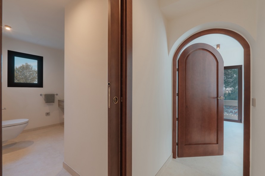 5 Bedrooms - — 28/48