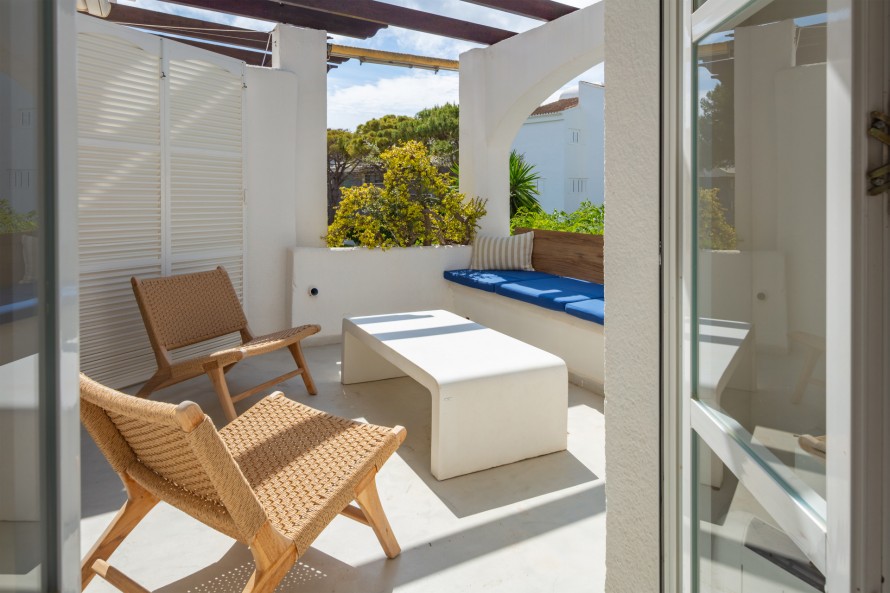 2 Bedrooms - — 17/36