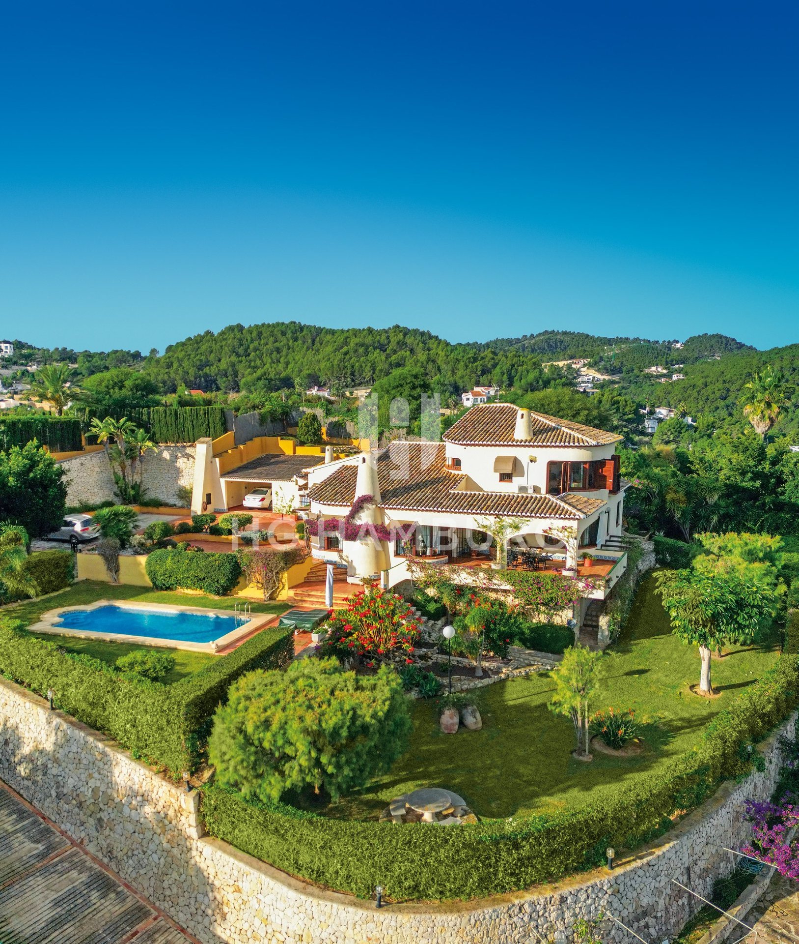 Villa with mature garden and sea views, Jávea (issue 308)