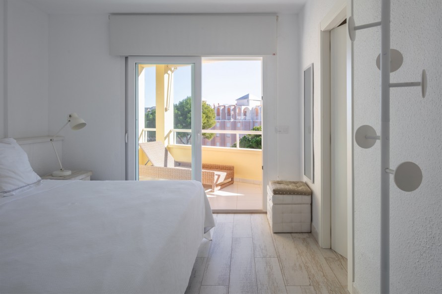 3 Bedrooms - — 9/22