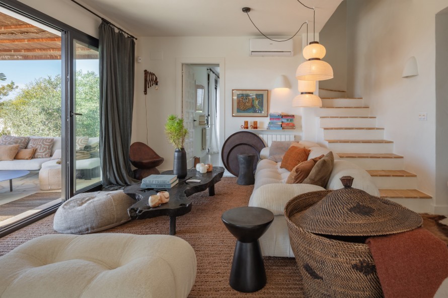 4 Bedrooms - — 6/50
