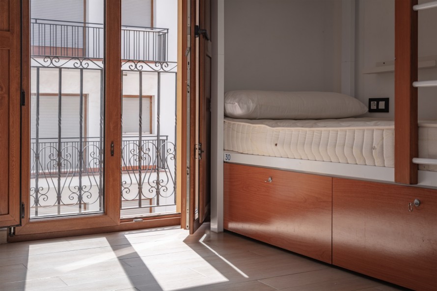 8 Slaapkamers - — 34/43