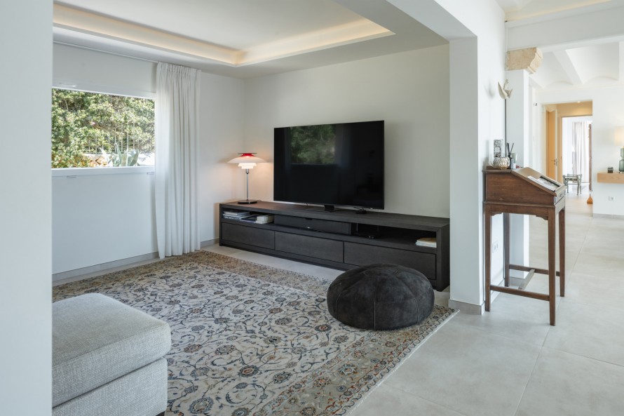 5 Bedrooms - — 20/50