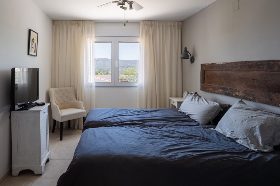 7 Bedrooms - — 18/47
