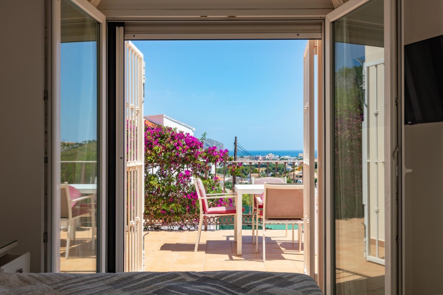 4 Bedrooms - — 17/36