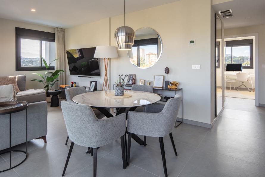 2 Bedrooms - — 6/23