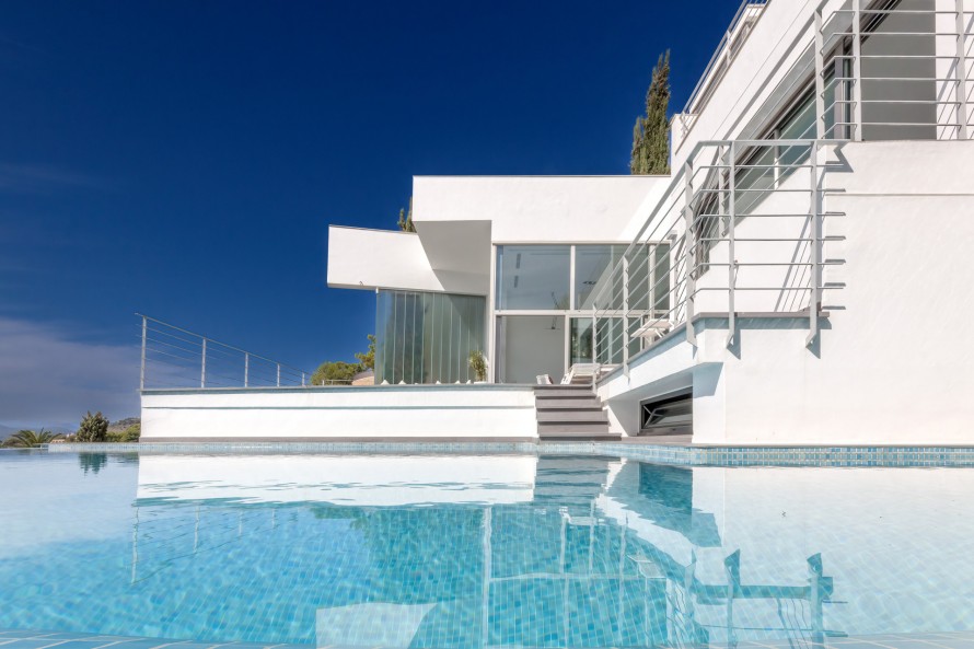 3 Bedrooms - — 18/26