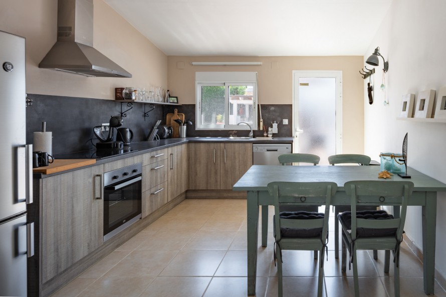 7 Bedrooms - — 36/47