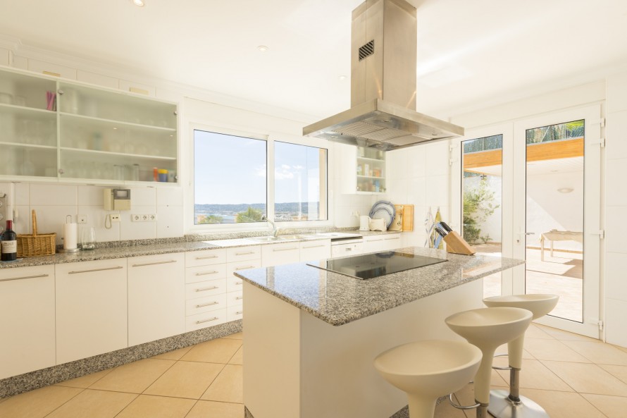 7 Bedrooms - — 17/29