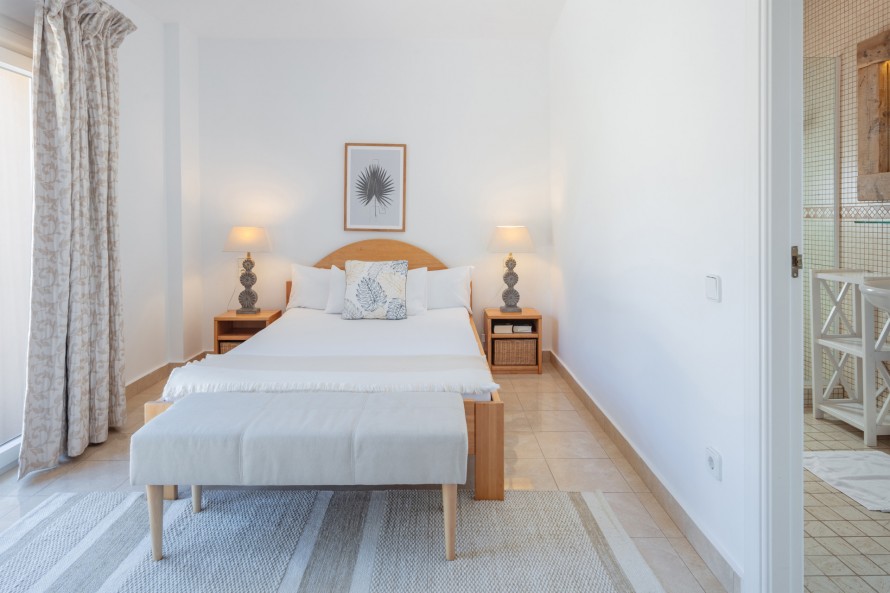 5 Bedrooms - — 32/50