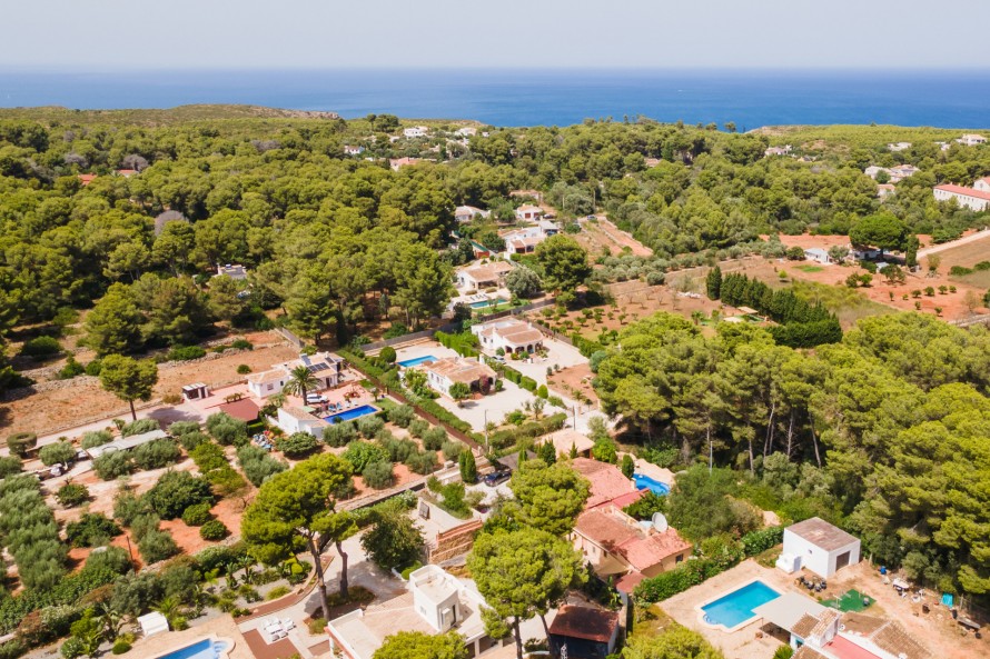 4 Bedrooms - — 32/36