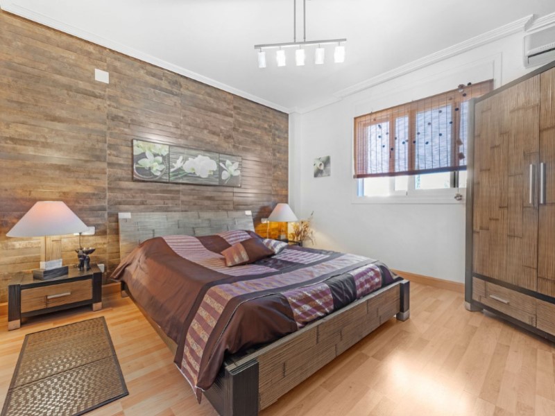 5 Bedrooms - Busot — 19/47