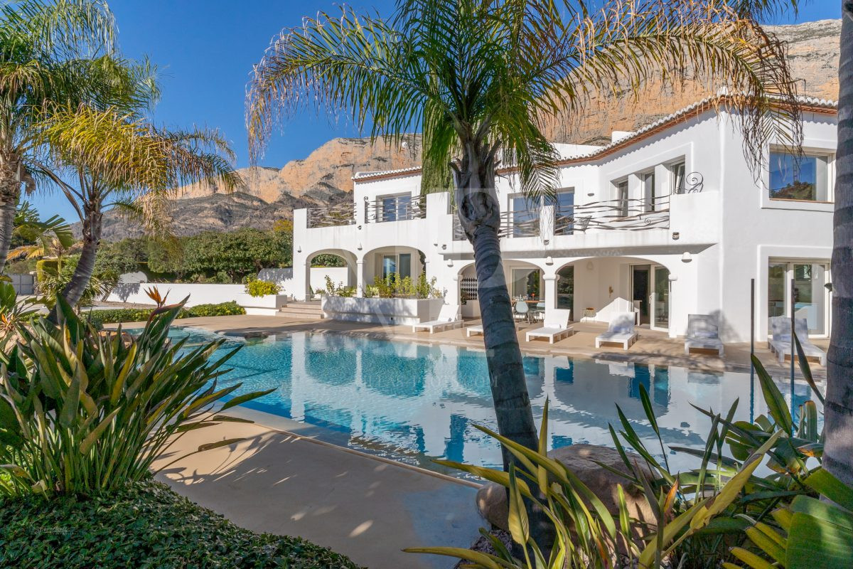 5 Bedrooms - Jávea