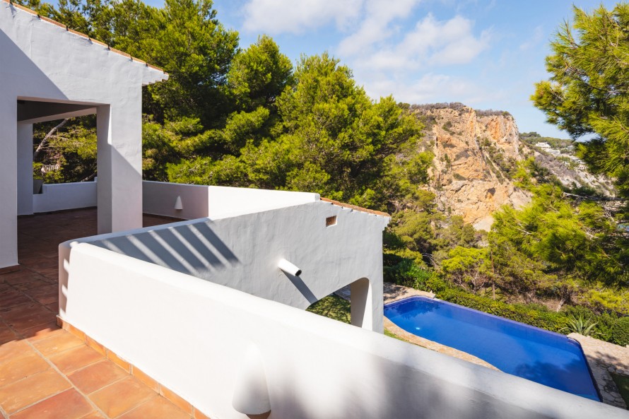 3 Bedrooms - — 39/47