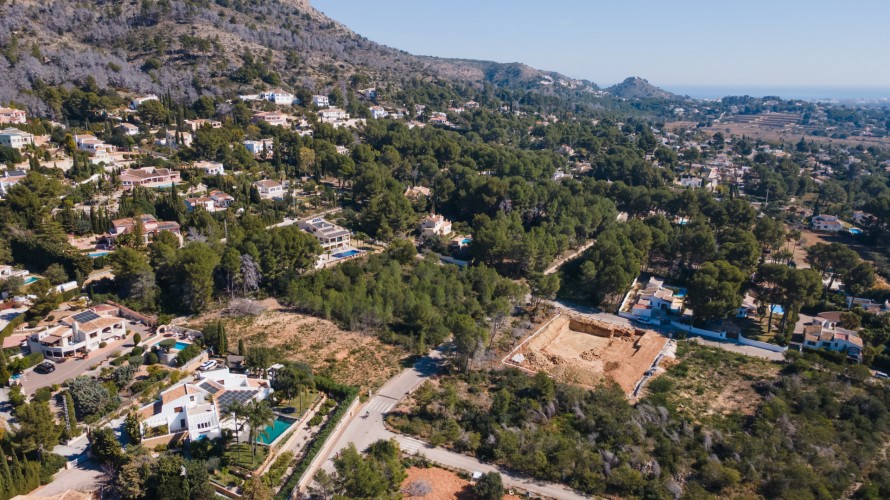 5 Bedrooms - — 2/22
