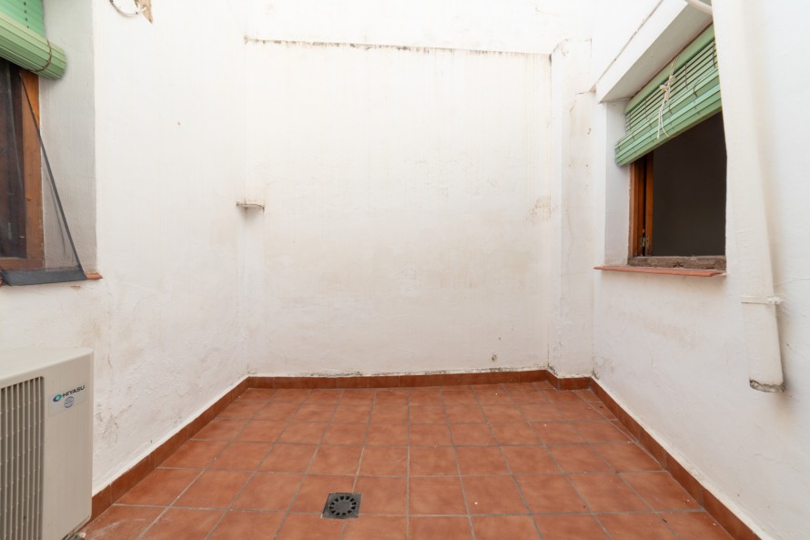 5 Bedrooms - — 12/20