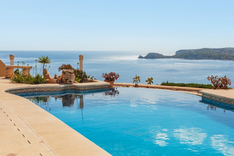 6 Bedrooms - — 26/35