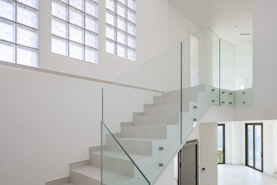 6 Bedrooms - — 13/31