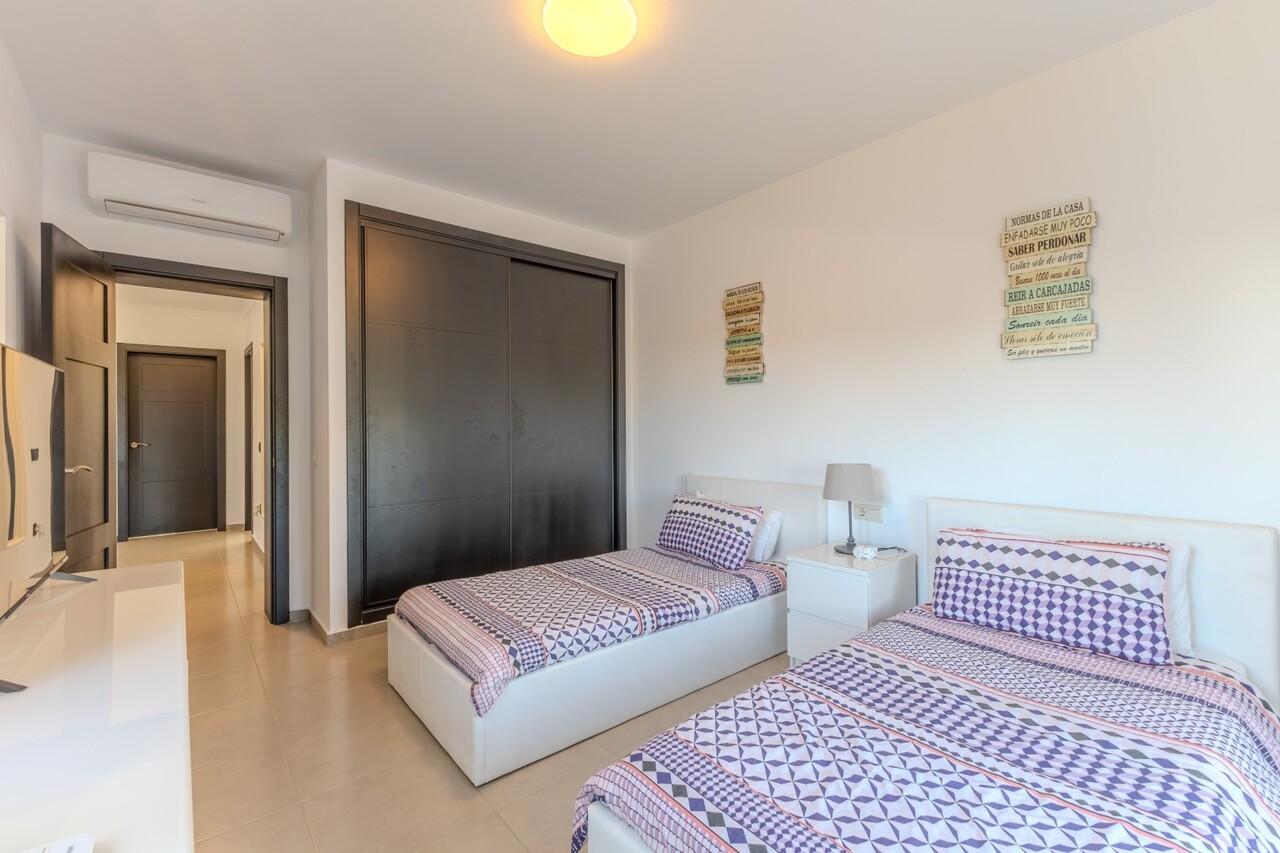 6 Bedrooms - Jávea — 37/50