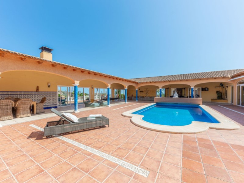5 Bedrooms - Busot — 37/85
