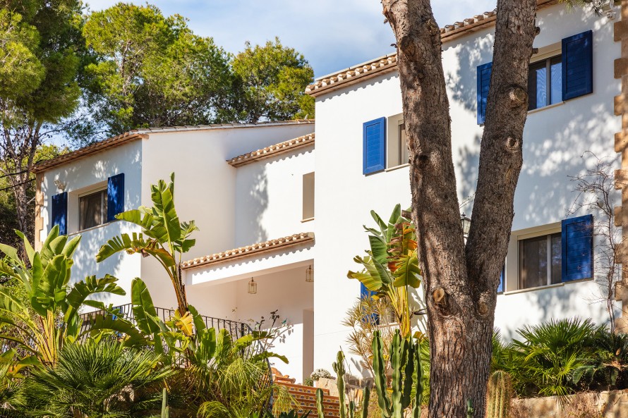 5 Bedrooms - — 27/35